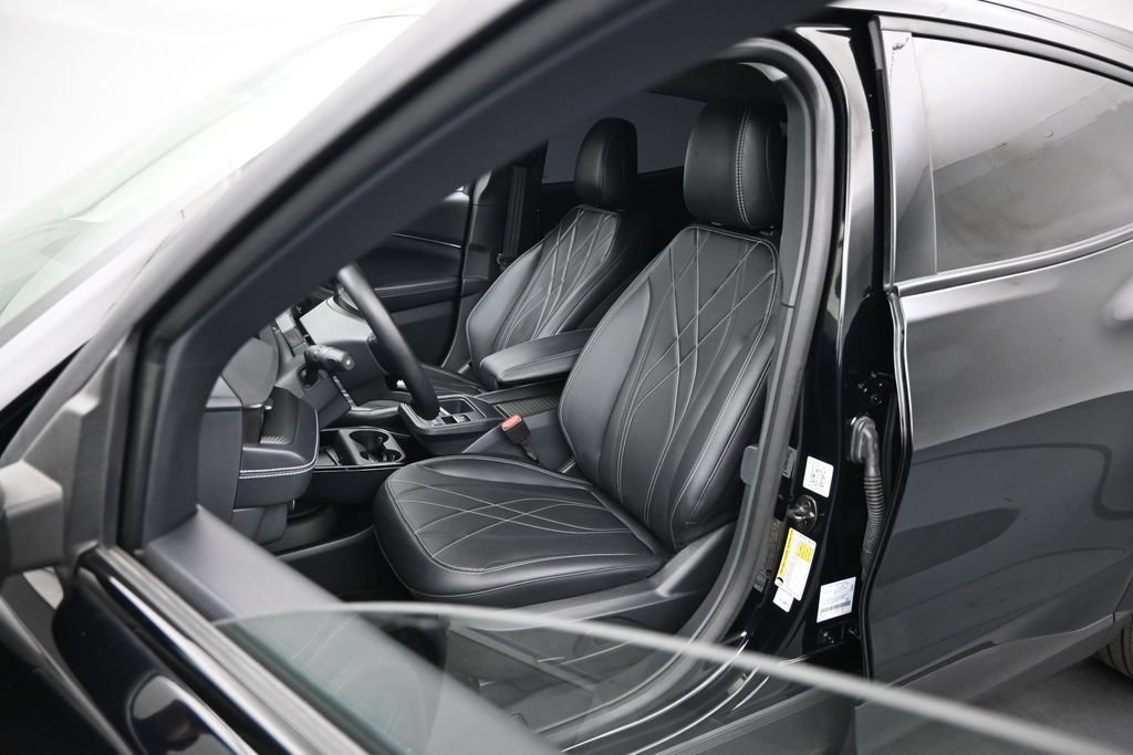 Certified 2025 Ford Mustang Mach-E Select w/ Comfort Package Lite RWD image 9