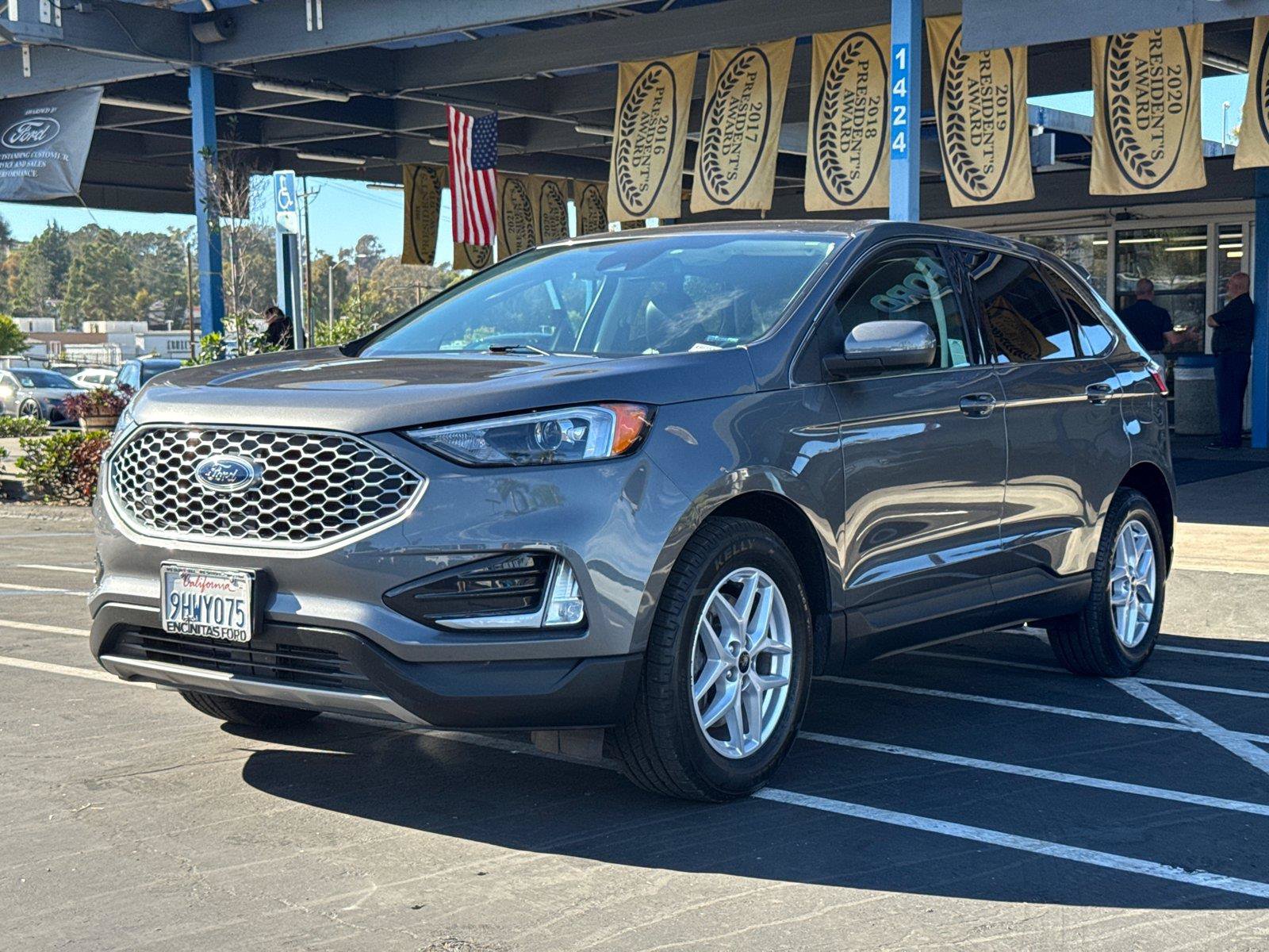 Certified 2023 Ford Edge SEL w/ Convenience Package AWD/4WD image 4