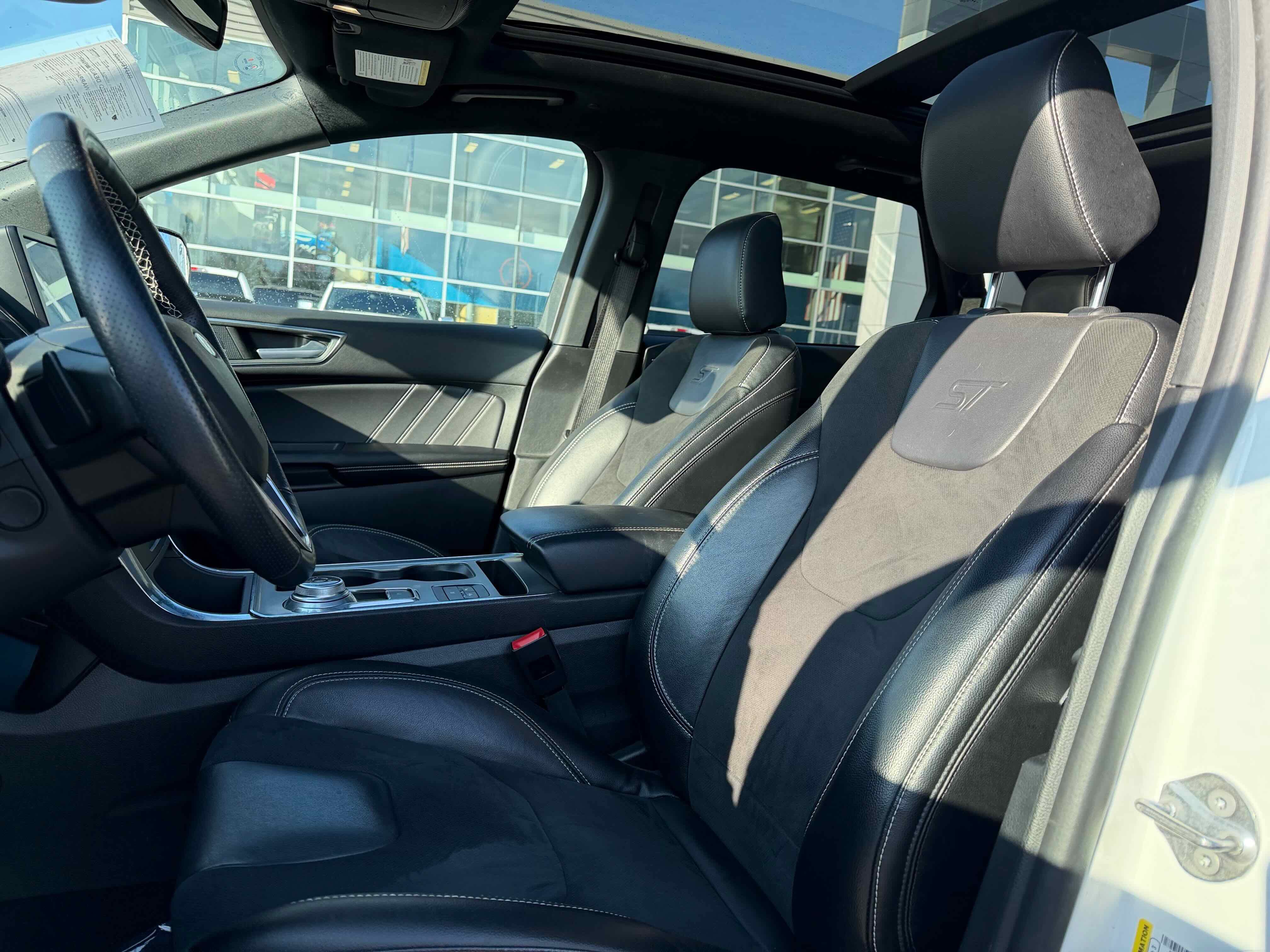 Certified 2024 Ford Edge ST w/ Equipment Group 401A image 15