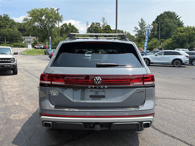 Used 2024 Volkswagen Atlas Peak Edition SEL AWD/4WD image 6