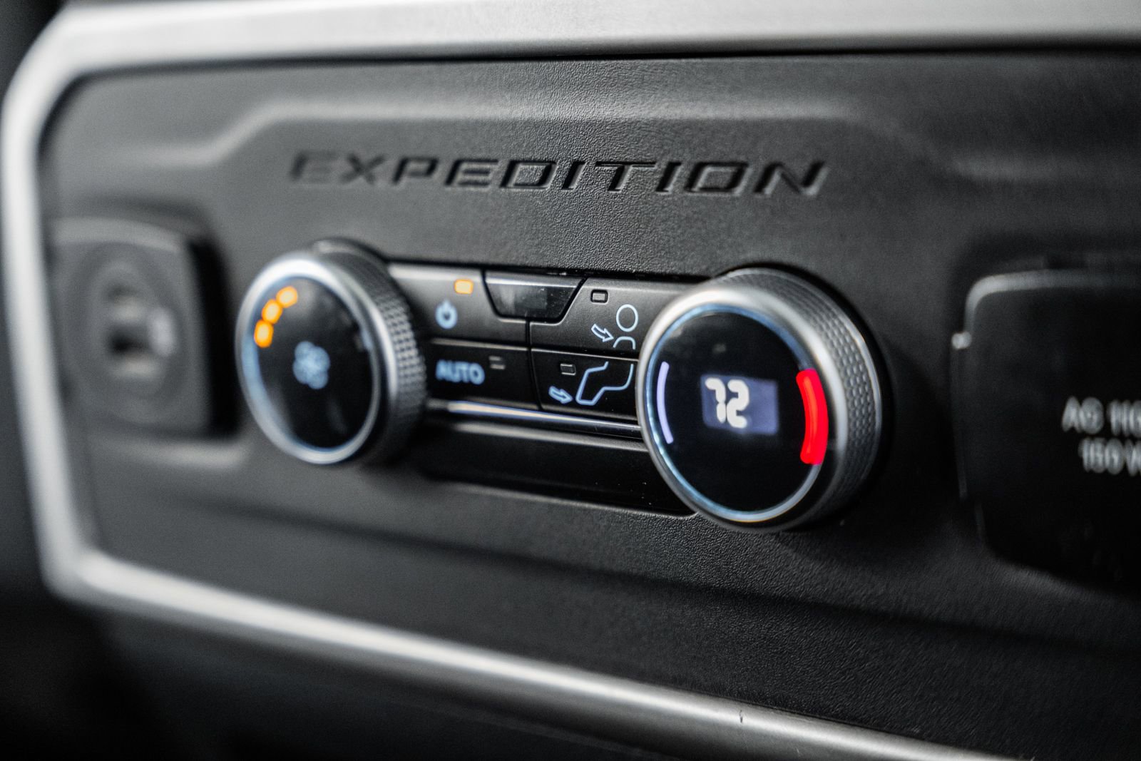 Certified 2023 Ford Expedition Max XLT image 39