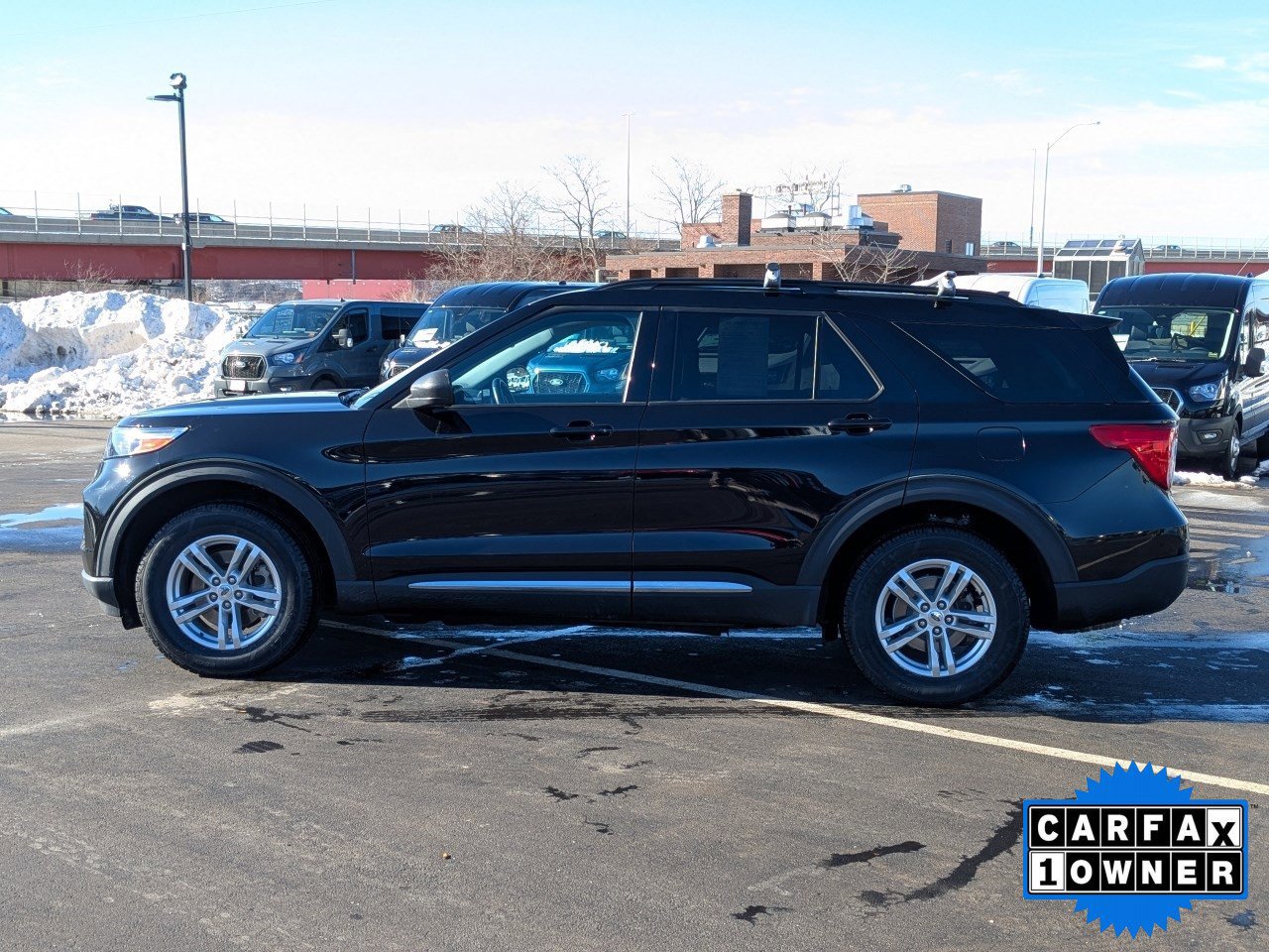 Certified 2023 Ford Explorer XLT image 2