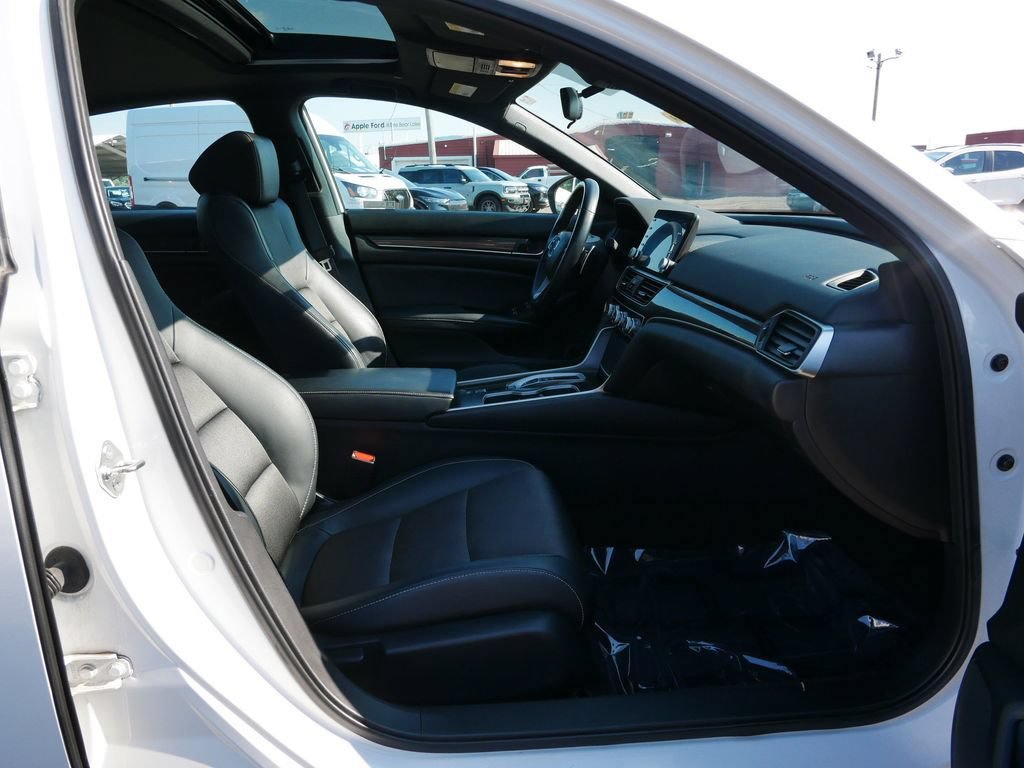 Used 2018 Honda Accord Sport image 8