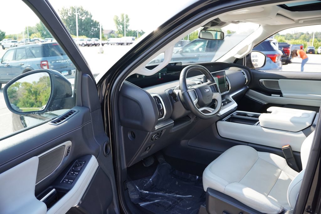 Certified 2025 Ford Expedition Max Platinum AWD/4WD image 15