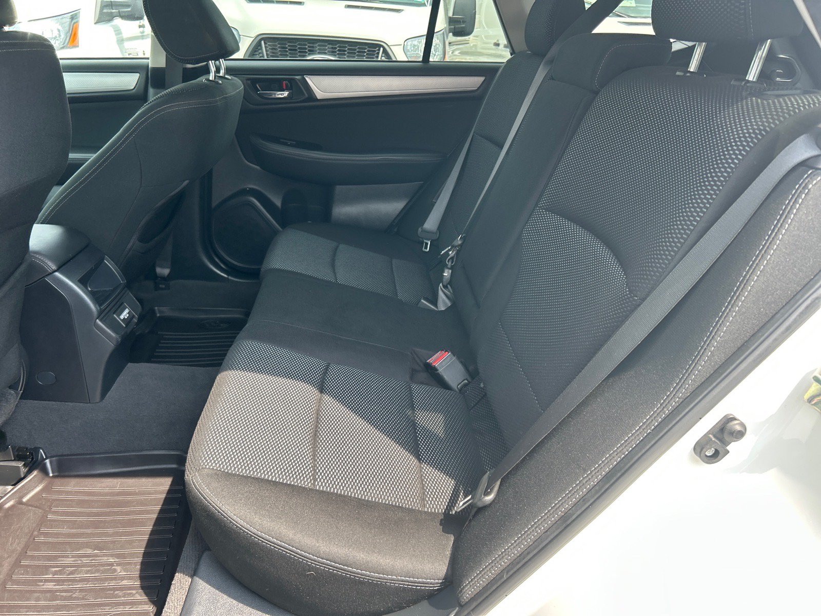 Used 2018 Subaru Outback 2.5i Premium AWD/4WD image 10