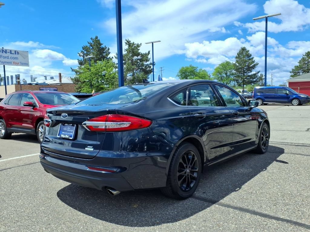 Certified 2020 Ford Fusion SE FWD image 5