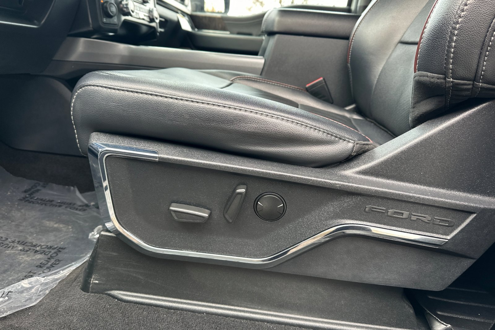 Certified 2023 Ford F250 Lariat w/ FX4 Off-Road Package image 13