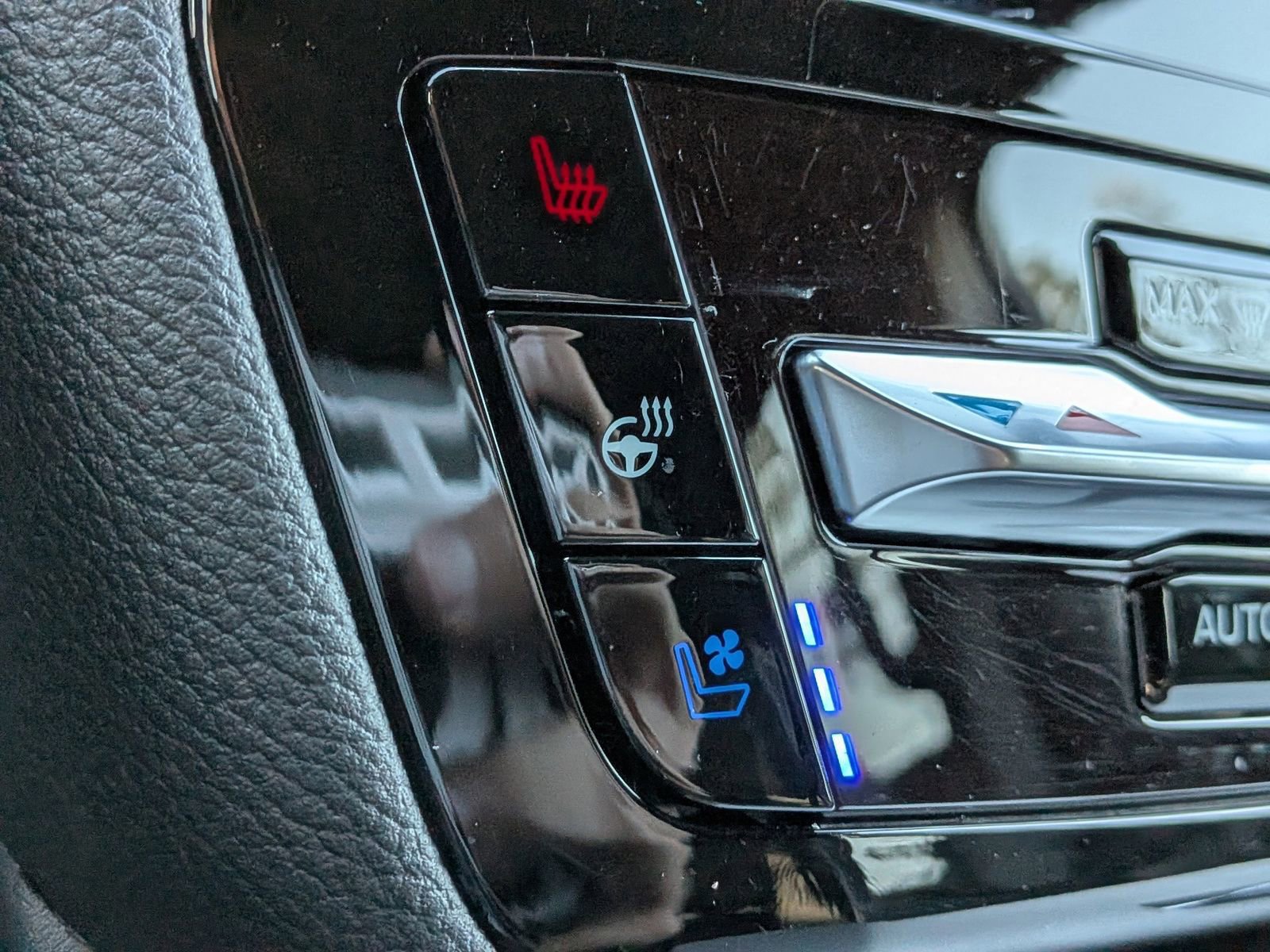 Certified 2024 Ford Explorer ST w/ Equipment Group 401A image 28