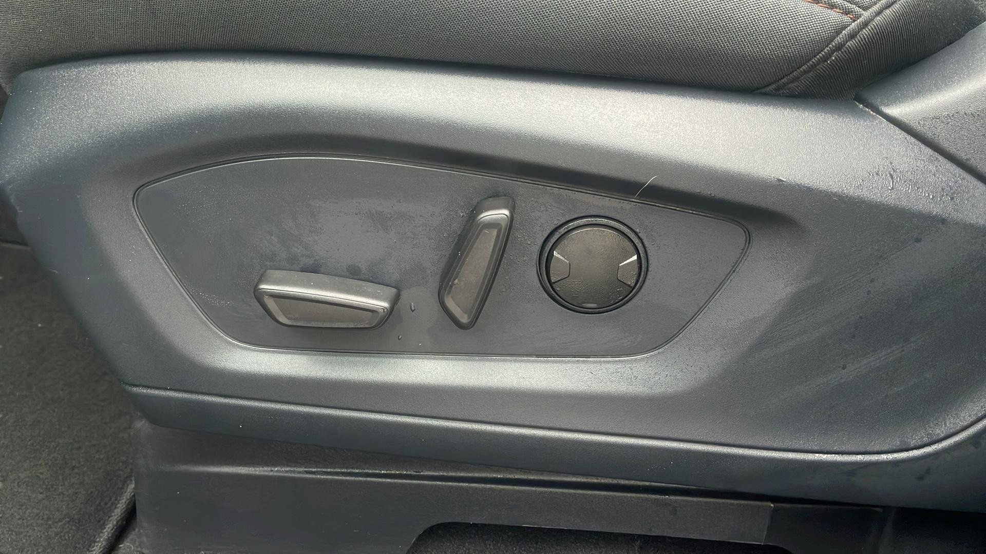 Certified 2025 Ford Explorer Active image 18