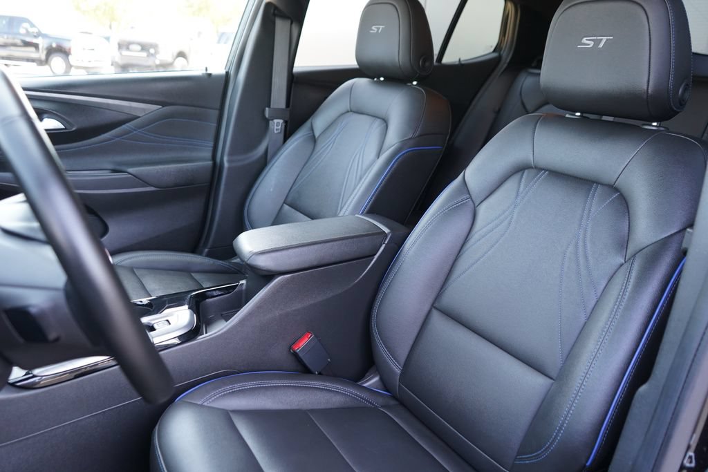 Used 2025 Buick Envista Sport Touring FWD image 17