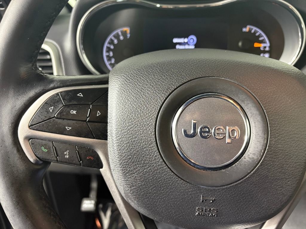 Used 2019 Jeep Grand Cherokee Limited w/ Luxury Group II image 24