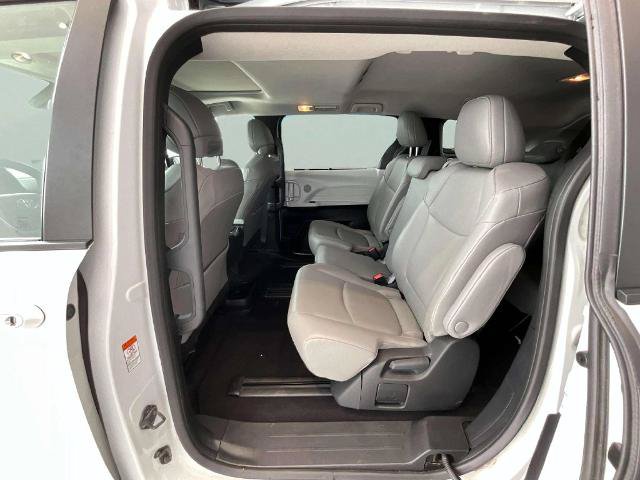 Used 2025 Toyota Sienna XLE FWD image 18