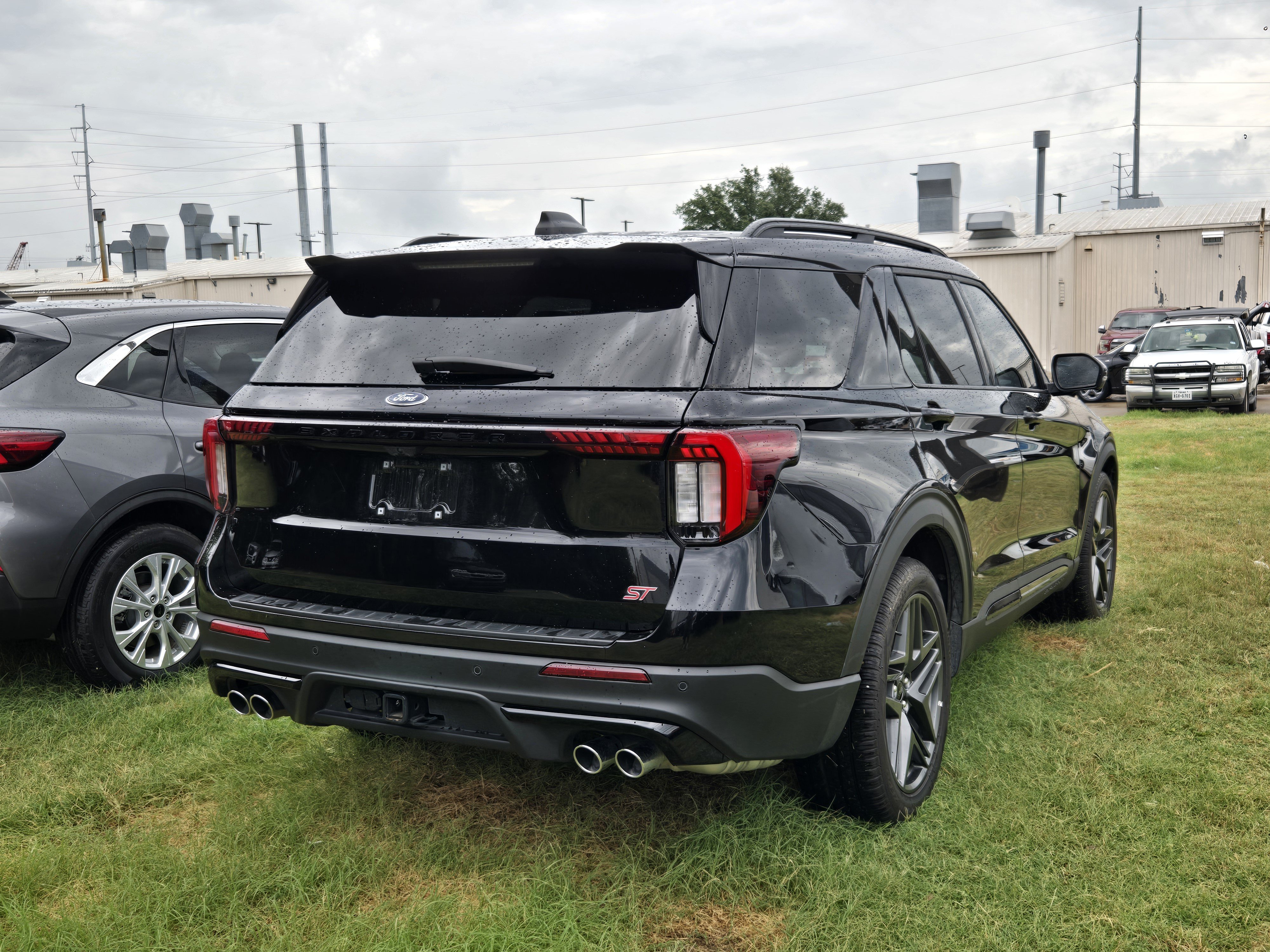 Certified 2025 Ford Explorer ST AWD/4WD image 4