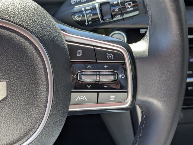 Used 2023 Kia Carnival SX image 21