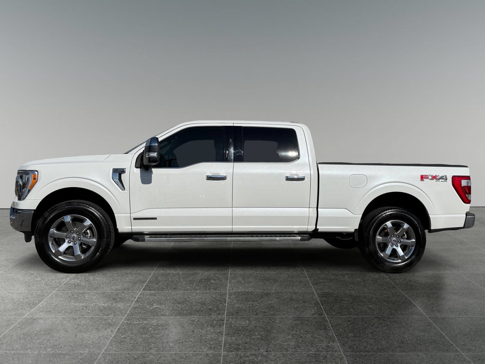 Certified 2022 Ford F150 Lariat w/ Max Trailer Tow Package AWD/4WD image 2