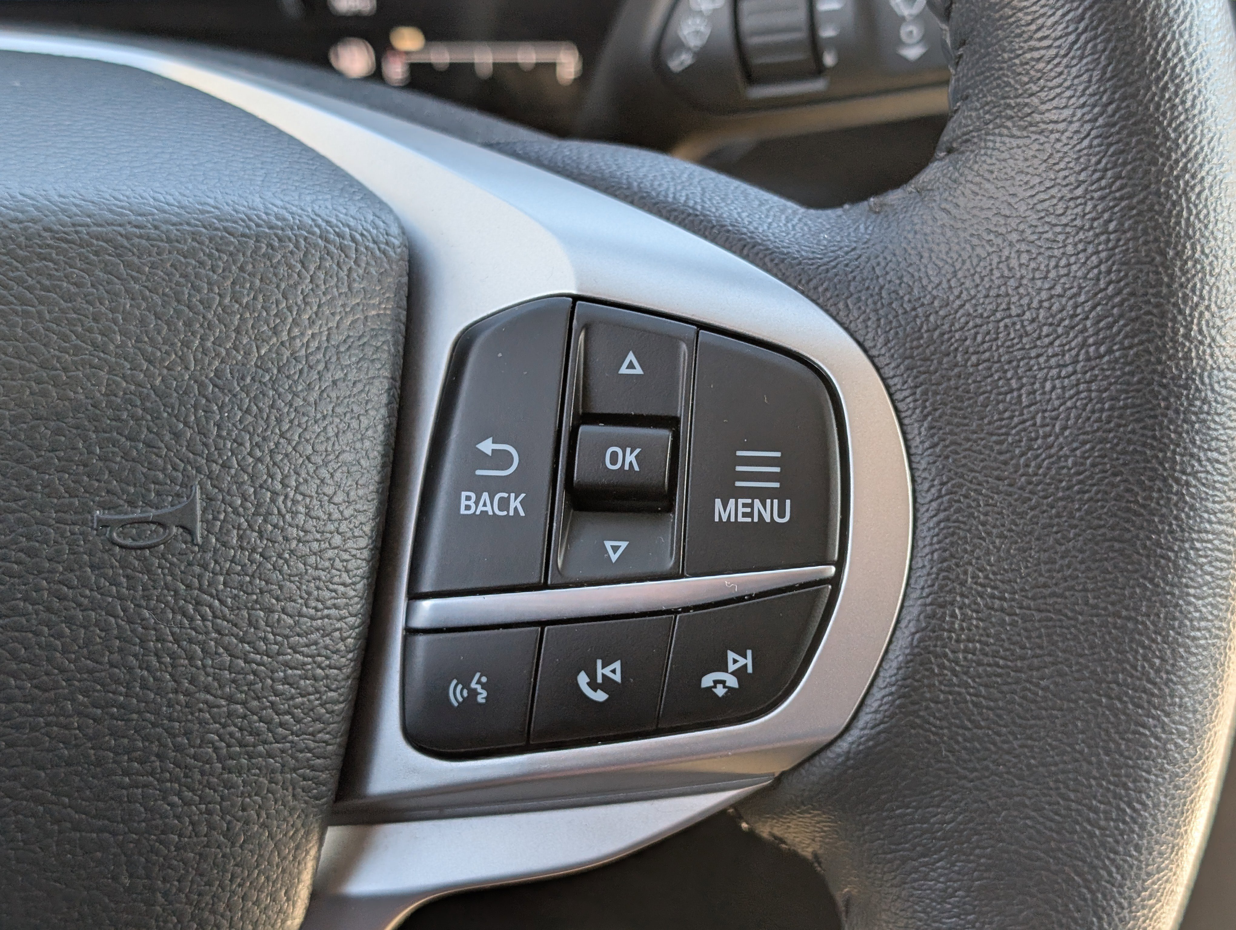 Certified 2022 Ford Explorer XLT w/ Equipment Group 202A image 27