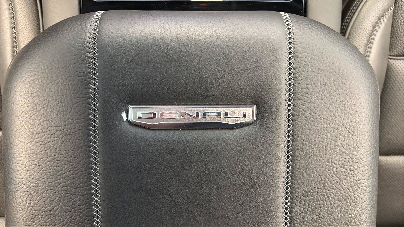 Used 2026 GMC Yukon Denali w/ Sun & Power Step Package AWD/4WD image 24