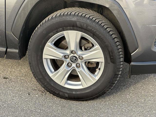 Used 2021 Toyota RAV4 XLE AWD/4WD image 10