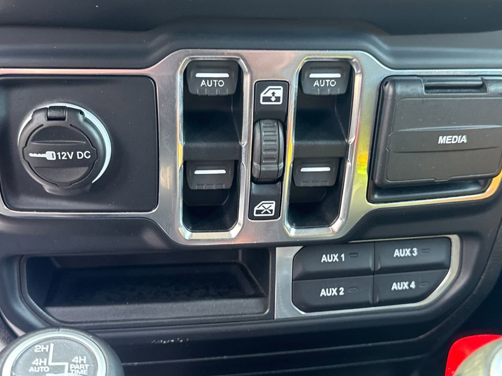 Used 2019 Jeep Wrangler Unlimited Sahara w/ Quick Order Package 24M Moab image 12