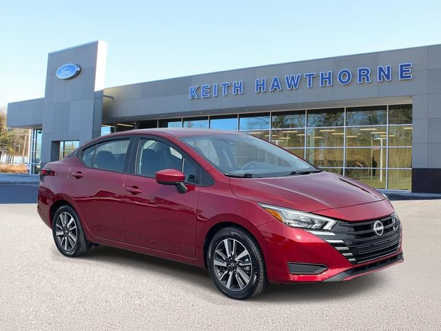 Used 2025 Nissan Versa SV FWD image 1