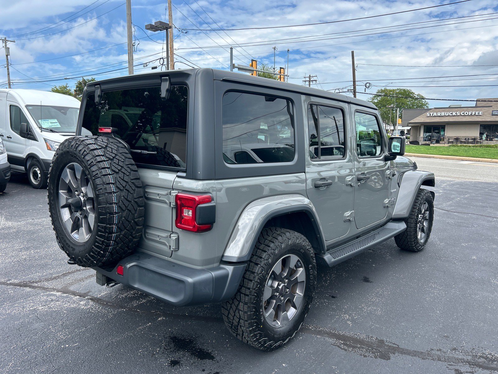 Used 2018 Jeep Wrangler Unlimited Sahara AWD/4WD image 17