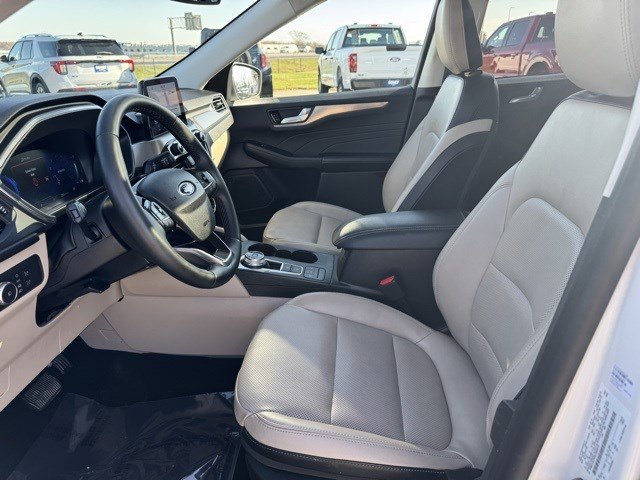 Certified 2022 Ford Escape Titanium w/ Class II Trailer Tow Package image 12