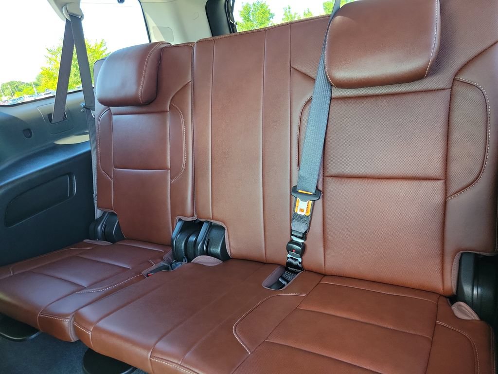 Used 2020 Chevrolet Suburban Premier w/ Premier Plus Edition AWD/4WD image 13