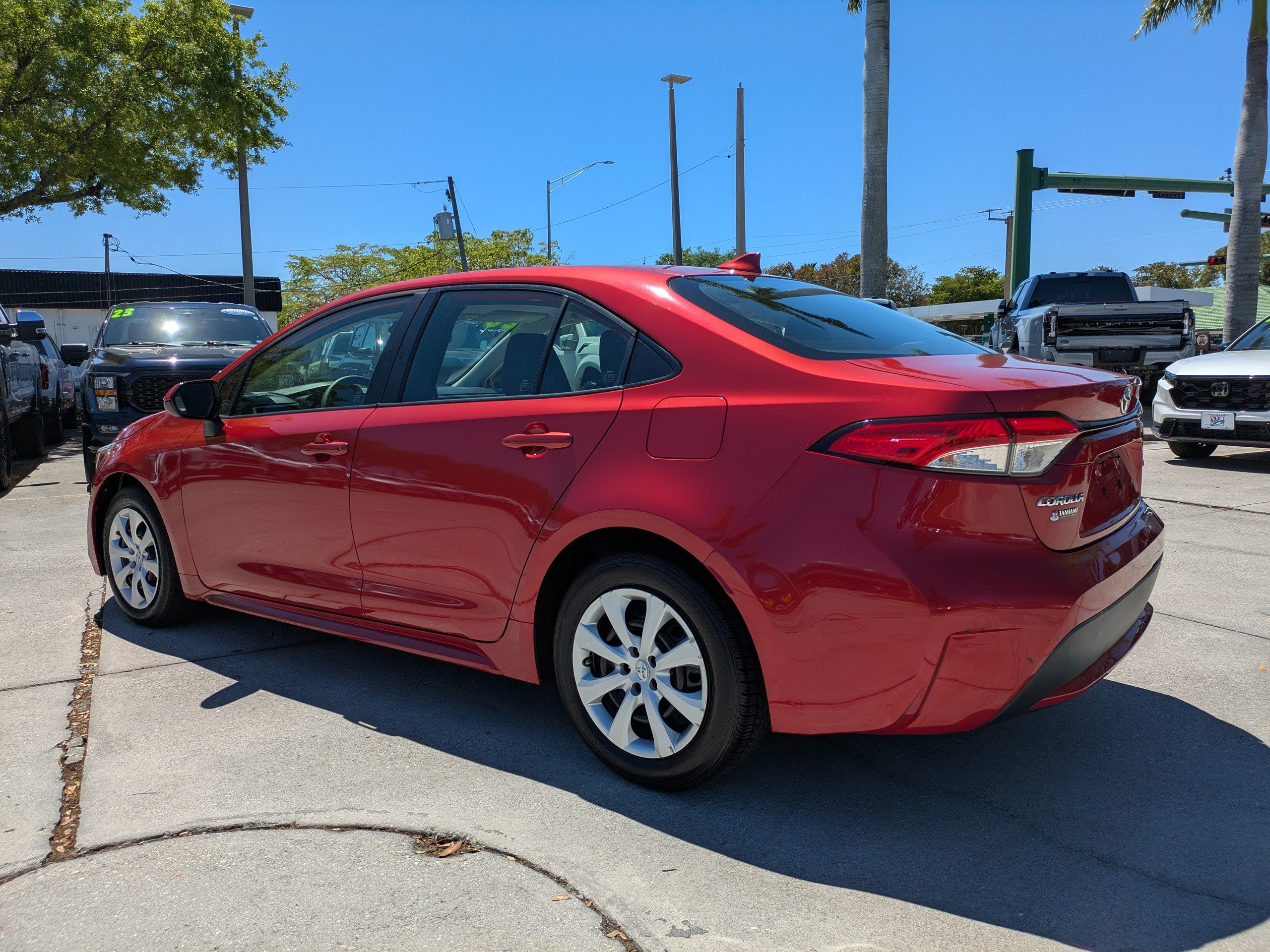 Used 2020 Toyota Corolla LE FWD image 6