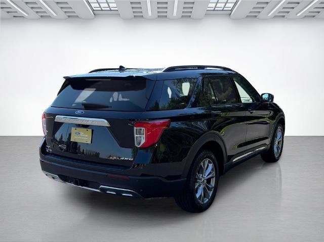 Certified 2023 Ford Explorer XLT w/ Equipment Group 202A AWD/4WD image 7