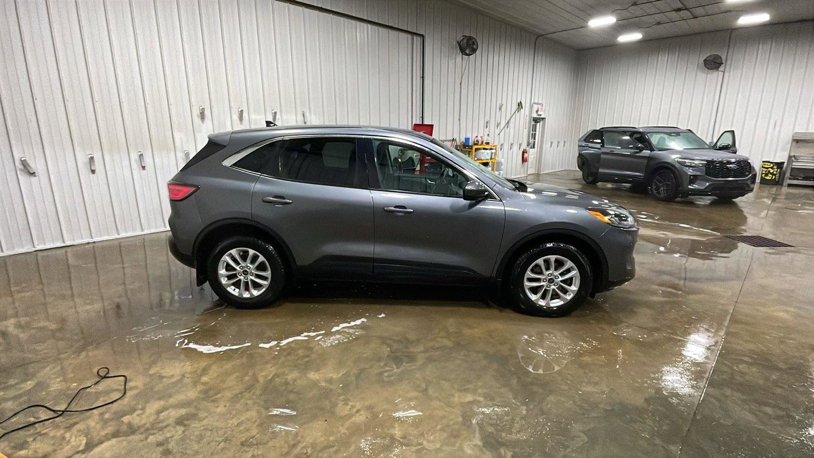 Certified 2021 Ford Escape SE w/ Cold Weather Package image 4