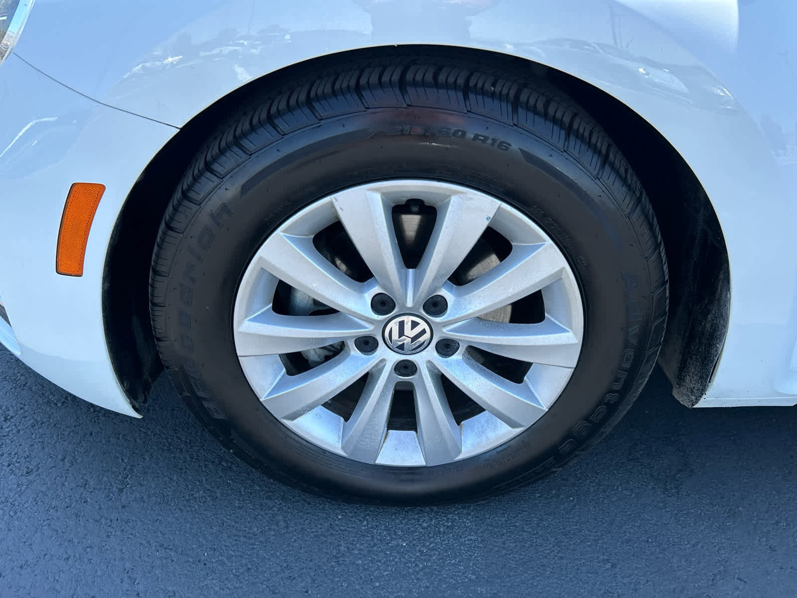 Used 2018 Volkswagen Beetle 2.0T S image 13