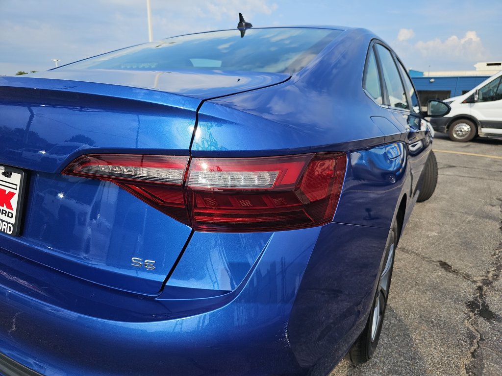 Used 2024 Volkswagen Jetta SE FWD image 33