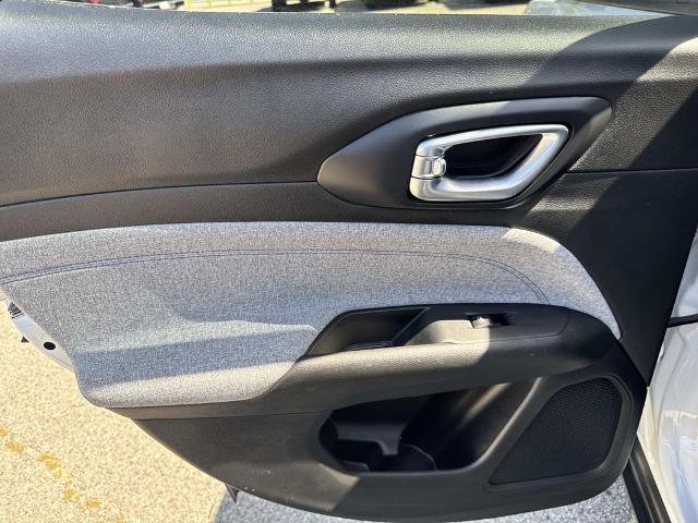 Used 2022 Jeep Compass Latitude FWD image 12