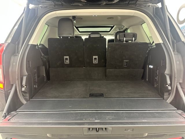 Certified 2025 Ford Expedition Platinum image 18