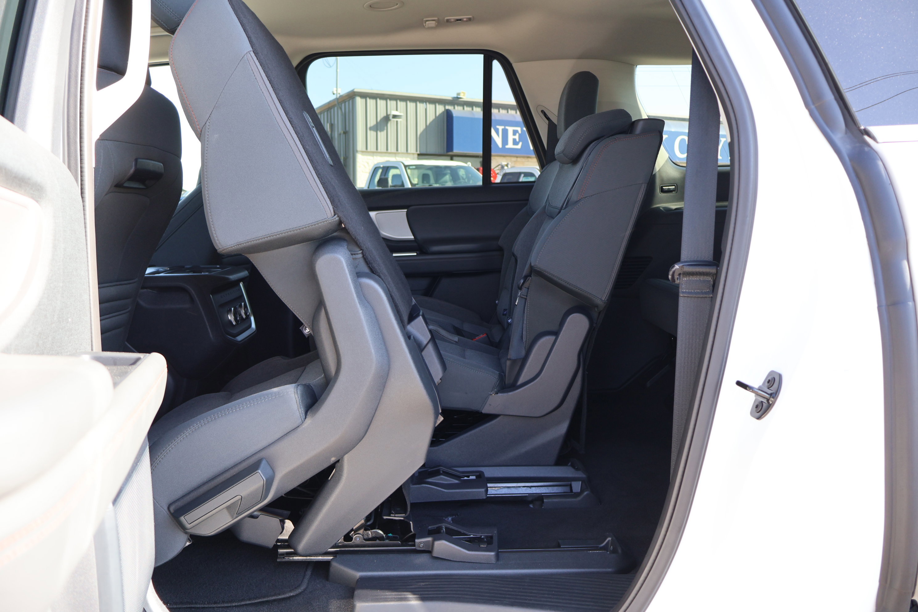 Certified 2025 Ford Expedition Max Active image 32