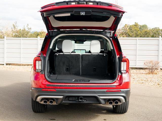 Certified 2025 Ford Explorer Platinum w/ Ultimate Package image 13