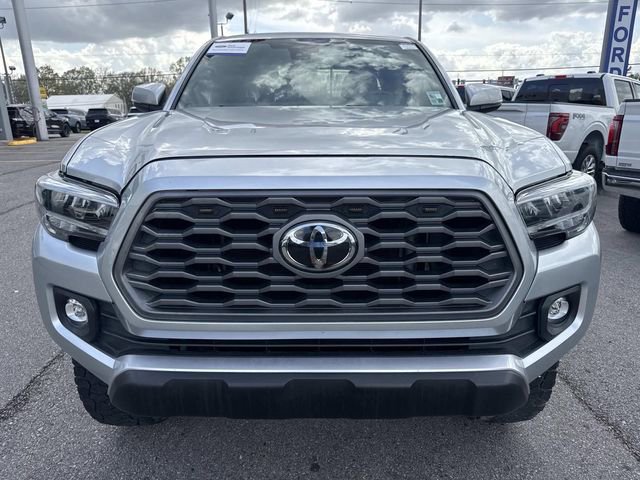 Used 2022 Toyota Tacoma TRD Off-Road image 2