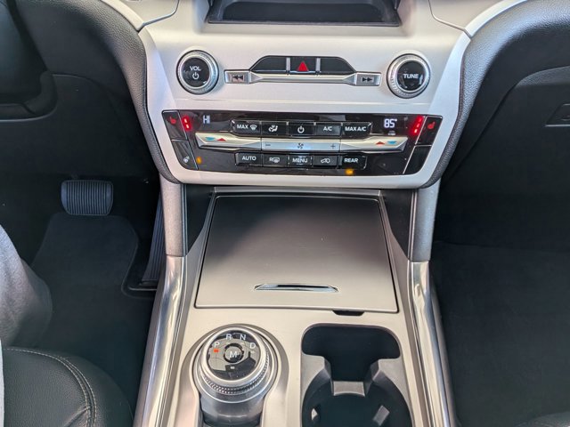 Certified 2020 Ford Explorer XLT w/ Equipment Group 202A image 21