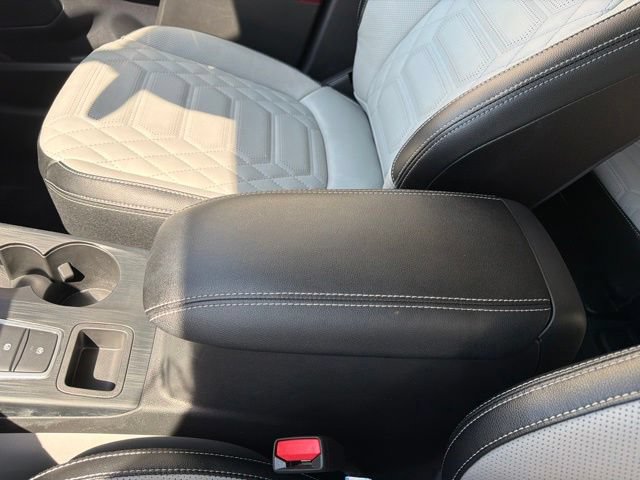 Certified 2023 Ford Escape Platinum w/ Premium Technology Package AWD/4WD image 35