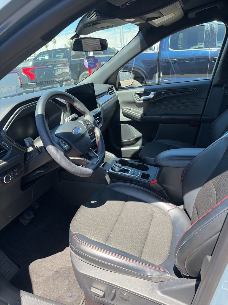 Certified 2025 Ford Escape ST-Line w/ Tech Pack #1 image 5