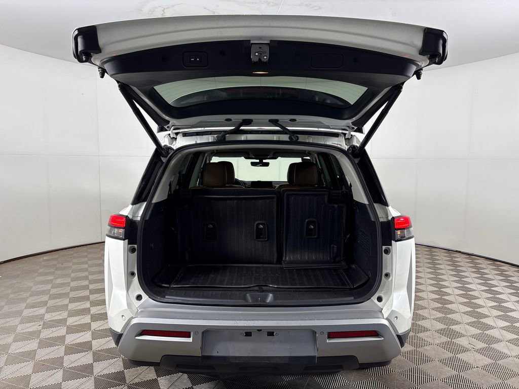 Used 2023 Nissan Pathfinder Platinum FWD image 9