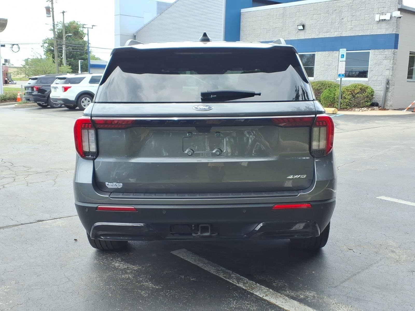 Certified 2025 Ford Explorer ST-Line w/ ST-Line Street Pack AWD/4WD image 5