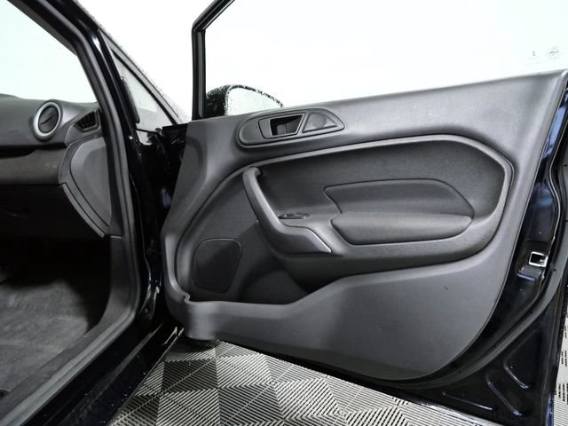 Certified 2017 Ford Fiesta SE FWD image 9