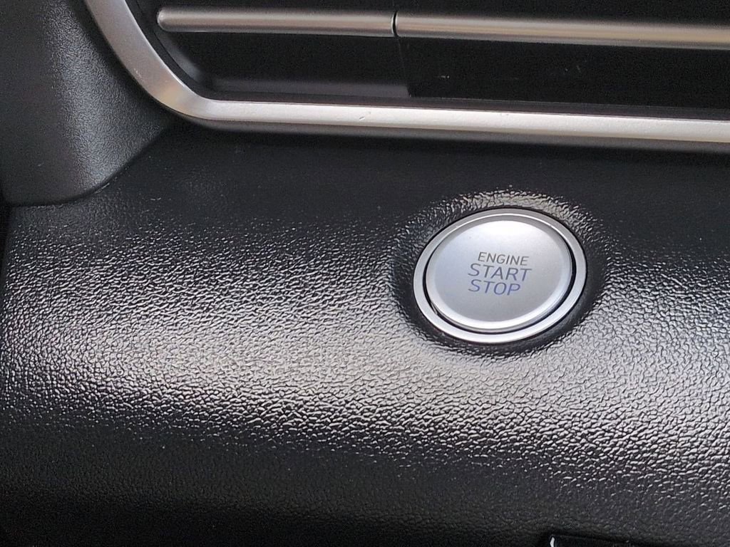 Used 2023 Hyundai Elantra SEL FWD image 15