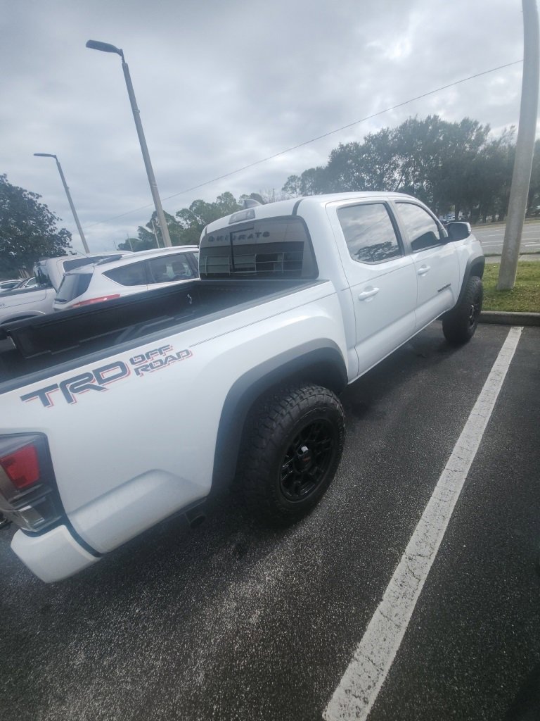 Used 2023 Toyota Tacoma TRD Off-Road w/ Technology Package image 9