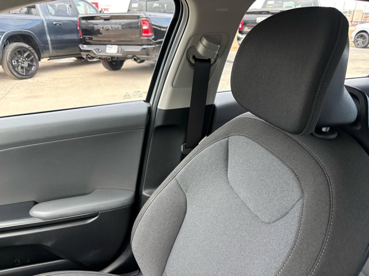 Used 2025 Kia K4 FWD image 18