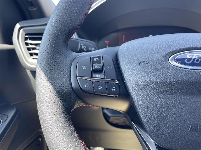 Certified 2025 Ford Escape ST-Line AWD/4WD image 13