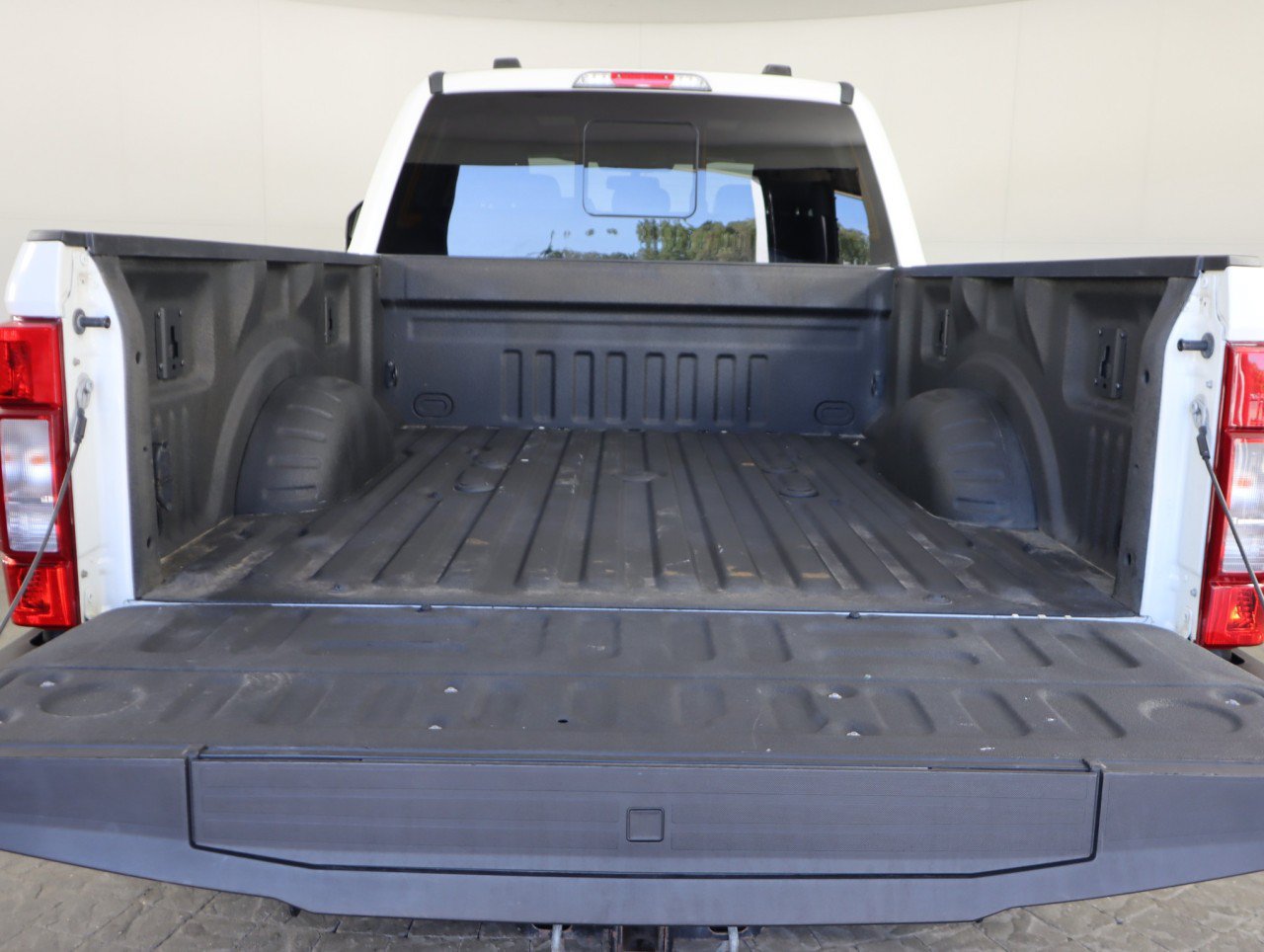 Certified 2020 Ford F250 Lariat w/ Lariat Ultimate Package AWD/4WD image 8