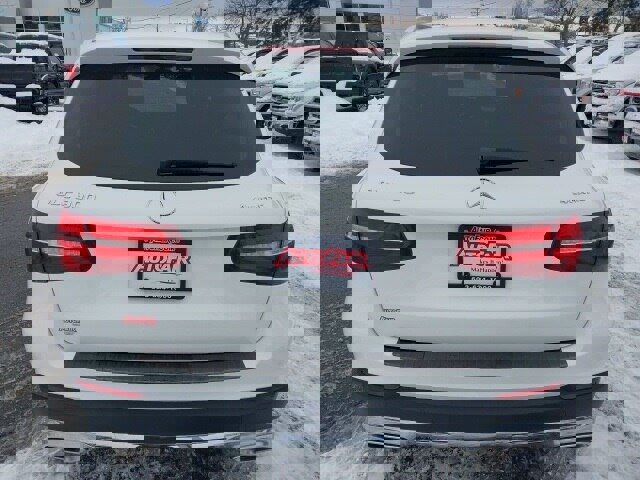 Used 2018 Mercedes-Benz GLC 300 4MATIC image 4