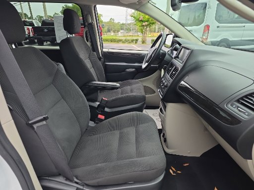 Used 2020 Dodge Grand Caravan SE w/ UConnect Hands-Free Group FWD image 15